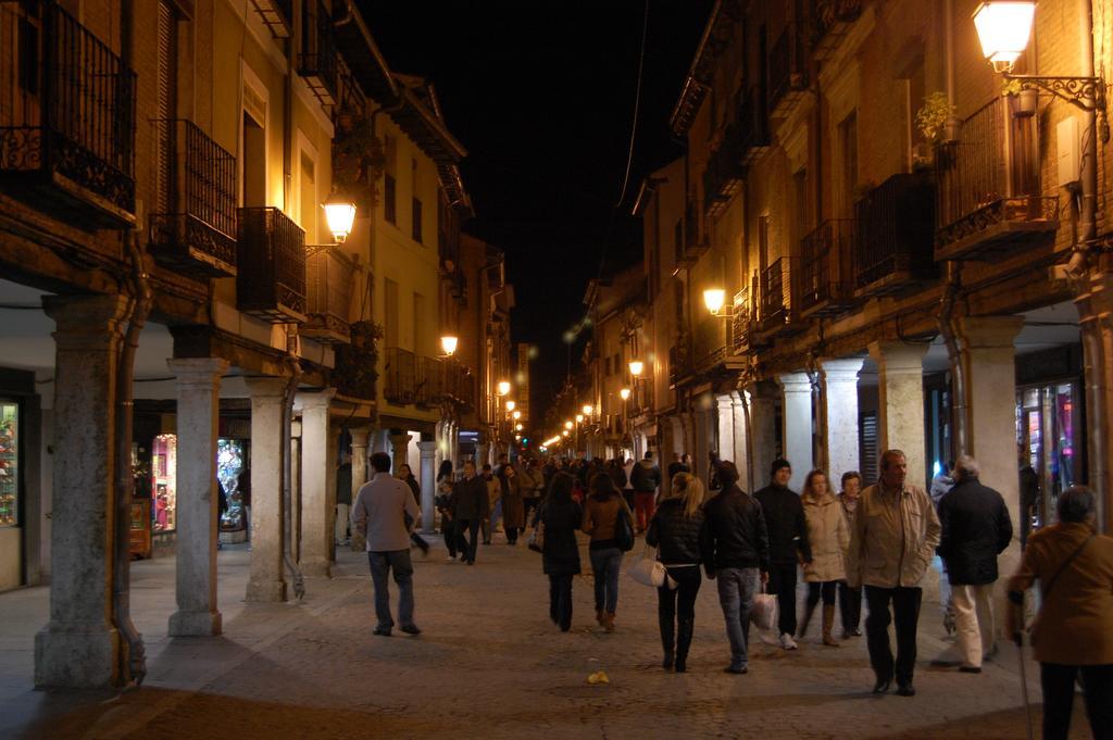 Hotel Cuatro Caños Alcalá de Henares Exterior foto